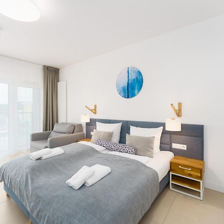 Aquamarina Prima Deluxe Studios With Sea View By Noclegi Renters Мендзиздроє Екстер'єр фото