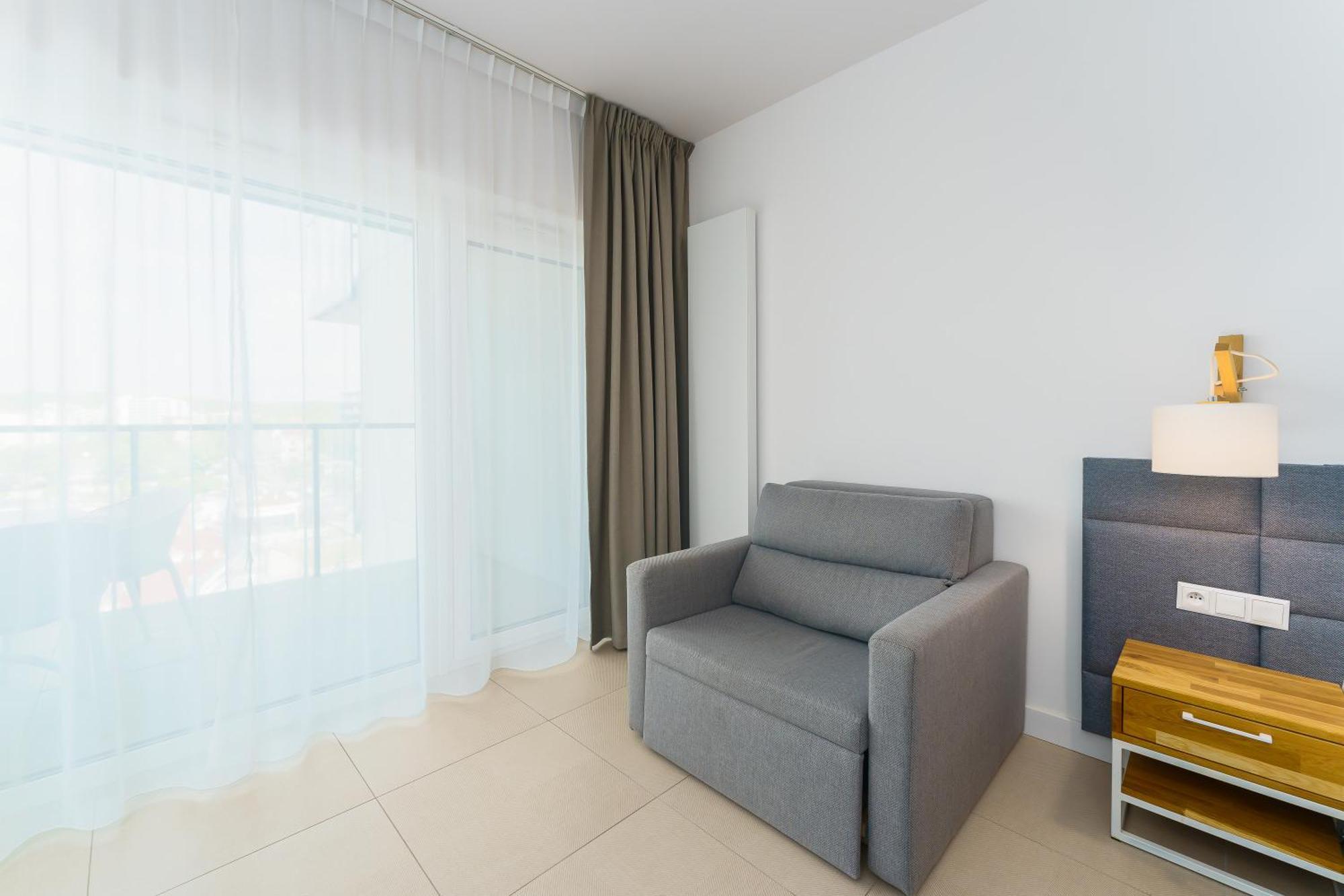 Aquamarina Prima Deluxe Studios With Sea View By Noclegi Renters Мендзиздроє Екстер'єр фото
