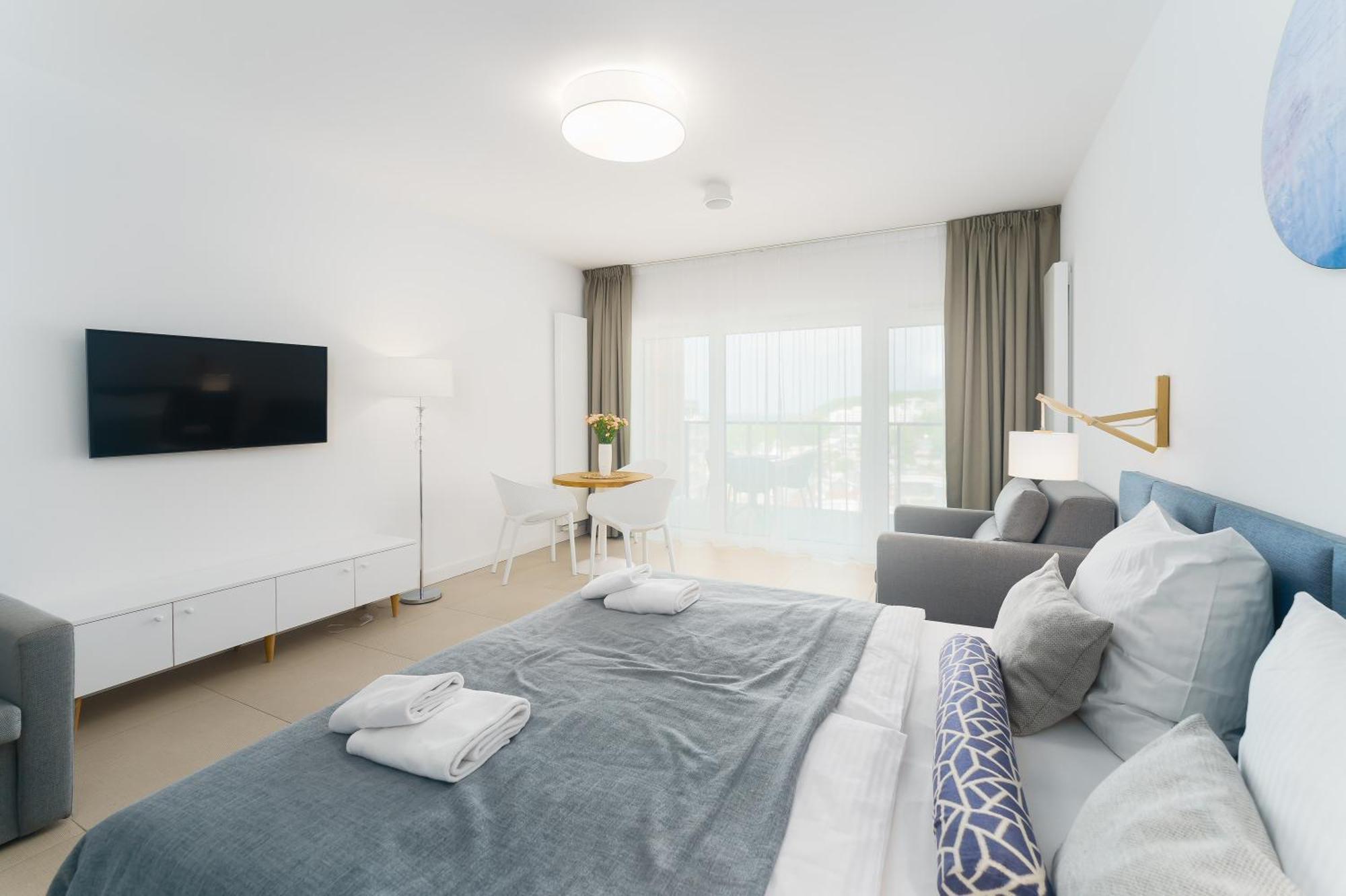 Aquamarina Prima Deluxe Studios With Sea View By Noclegi Renters Мендзиздроє Екстер'єр фото