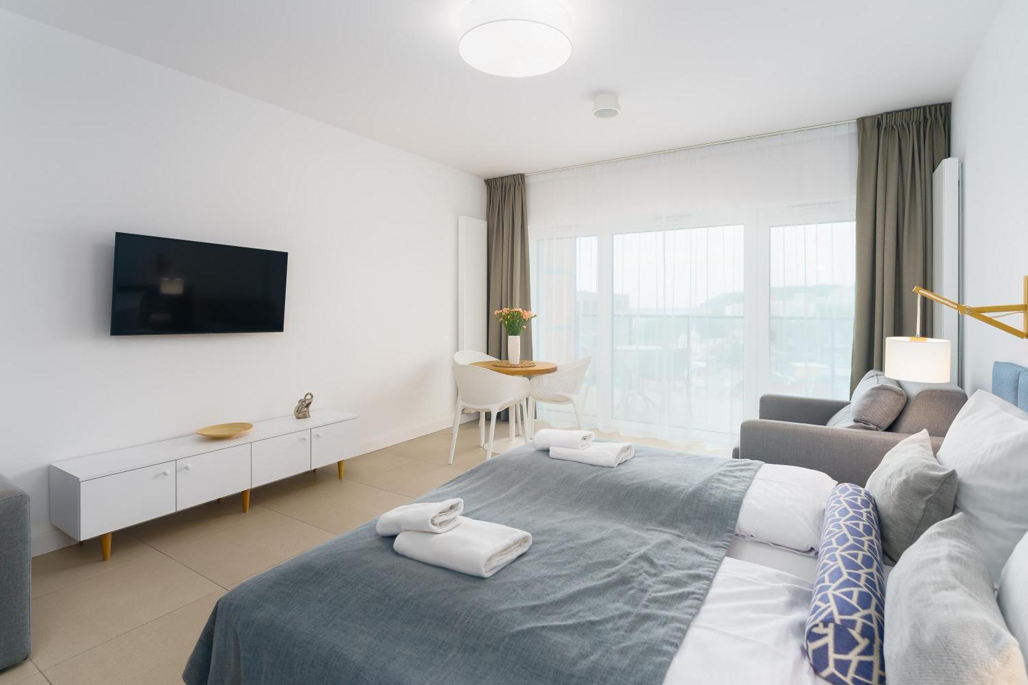 Aquamarina Prima Deluxe Studios With Sea View By Noclegi Renters Мендзиздроє Екстер'єр фото