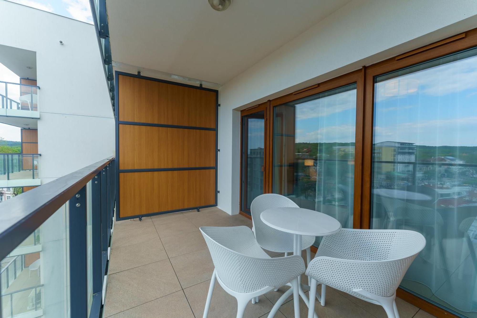 Aquamarina Prima Deluxe Studios With Sea View By Noclegi Renters Мендзиздроє Екстер'єр фото