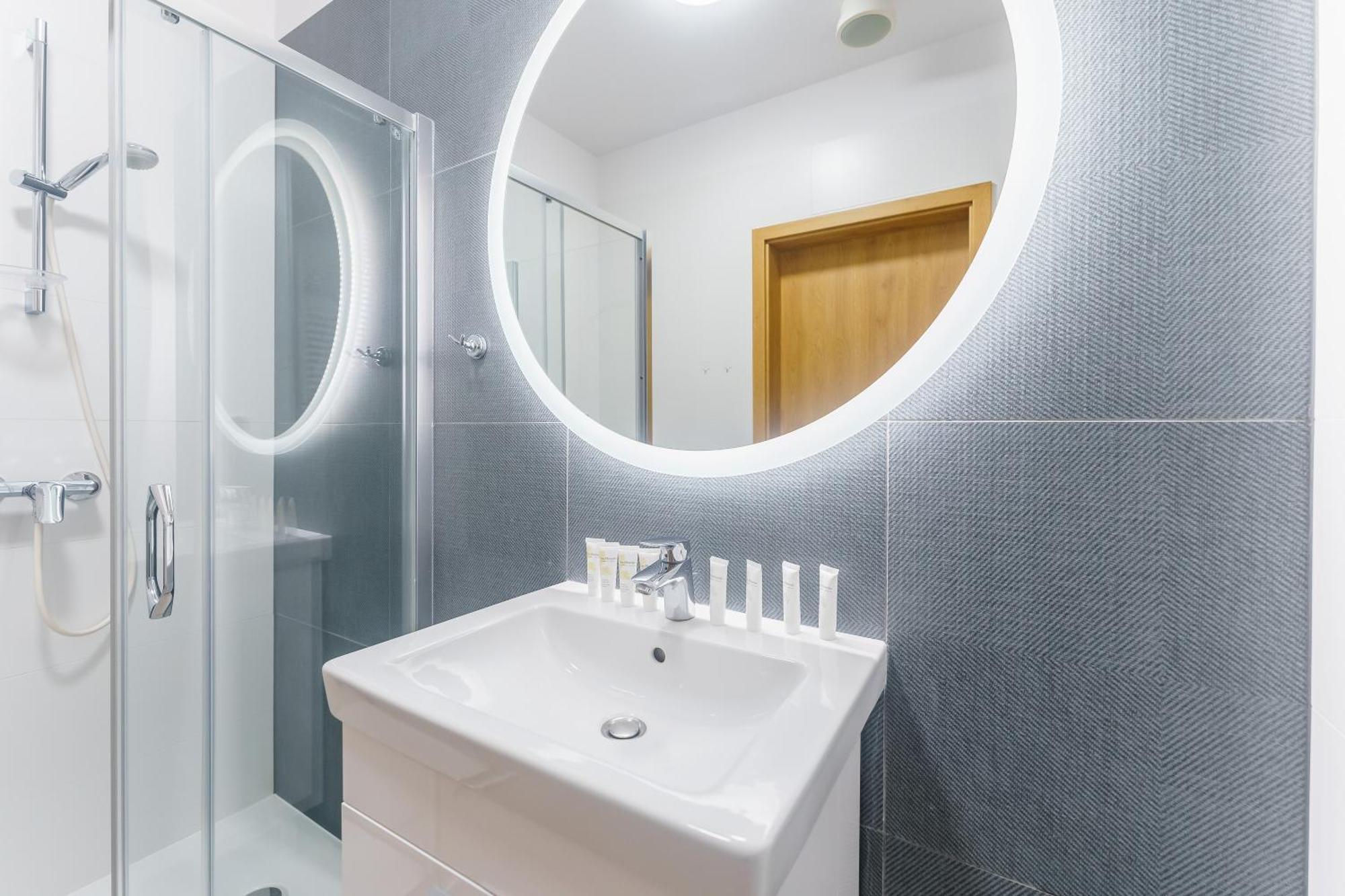 Aquamarina Prima Deluxe Studios With Sea View By Noclegi Renters Мендзиздроє Екстер'єр фото